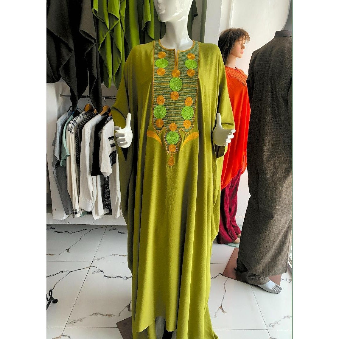 Boubou femme traditionnel vert brodé – robe longue pagne tissé chic ethnique