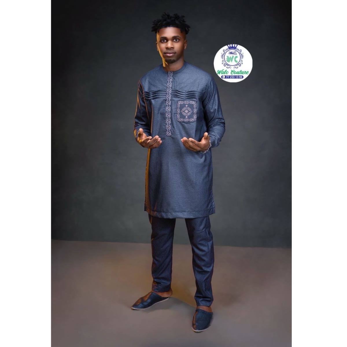 Ensemble costume africain homme élégant, tenue traditionnelle moderne cérémonie