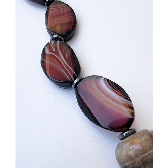 Collier artisanal femme en agate marron, bijou contemporain élégant fait main