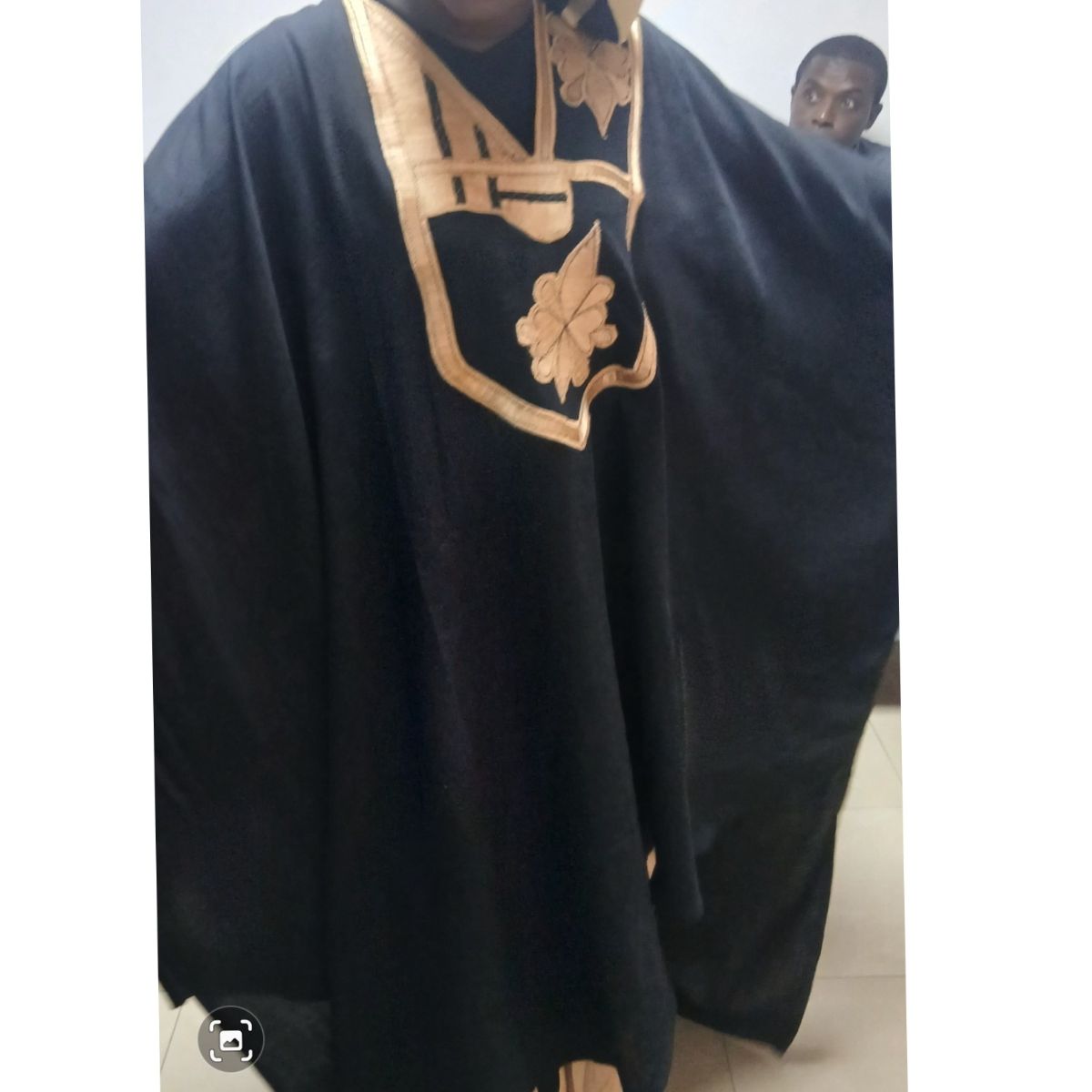 Boubou noir broderie dorée femme