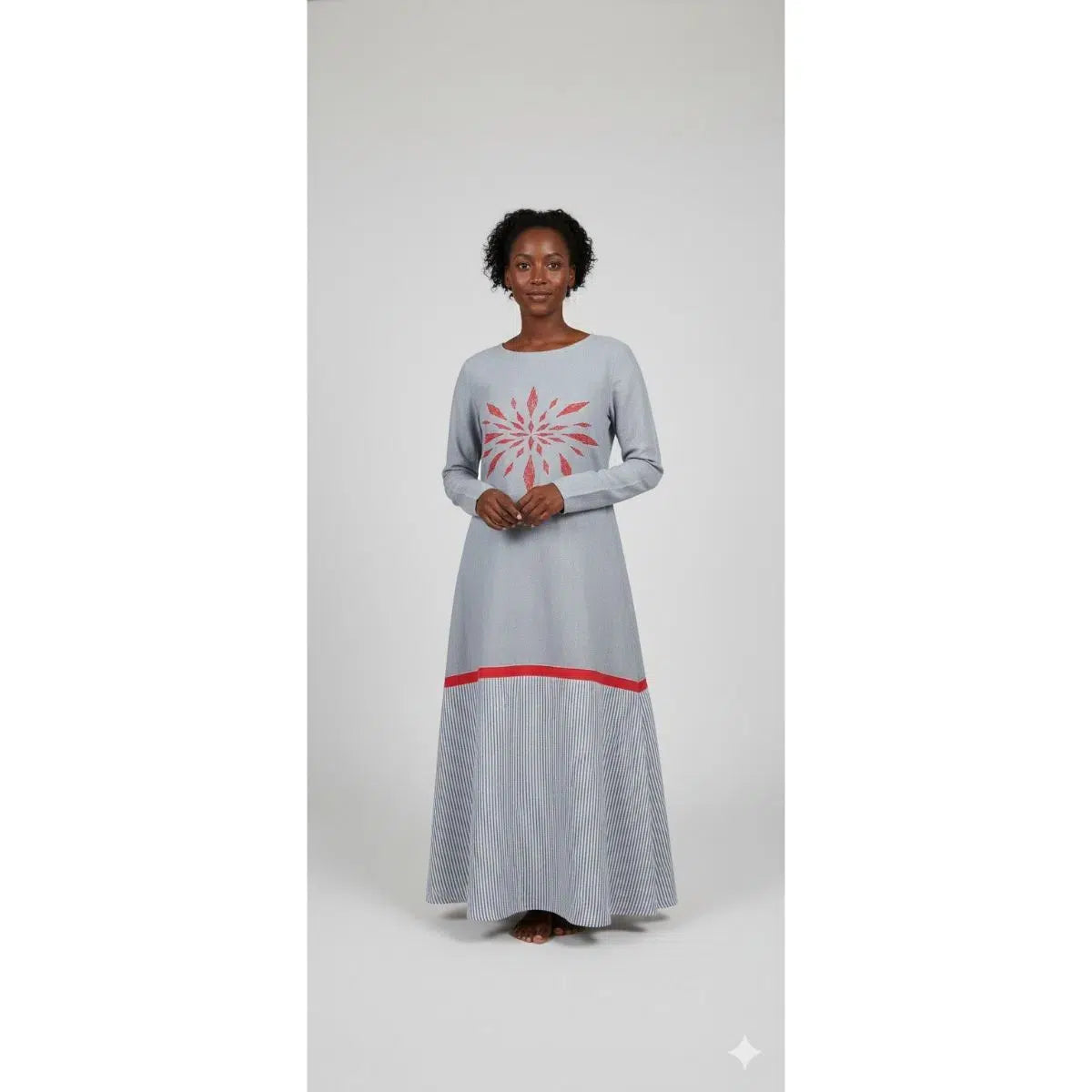 Robe de femme brodé main, élégant coton lin, motif floral rouge