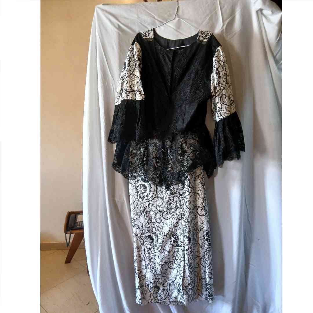 Ensemble jupe et haut en dentelle soie noir et blanc