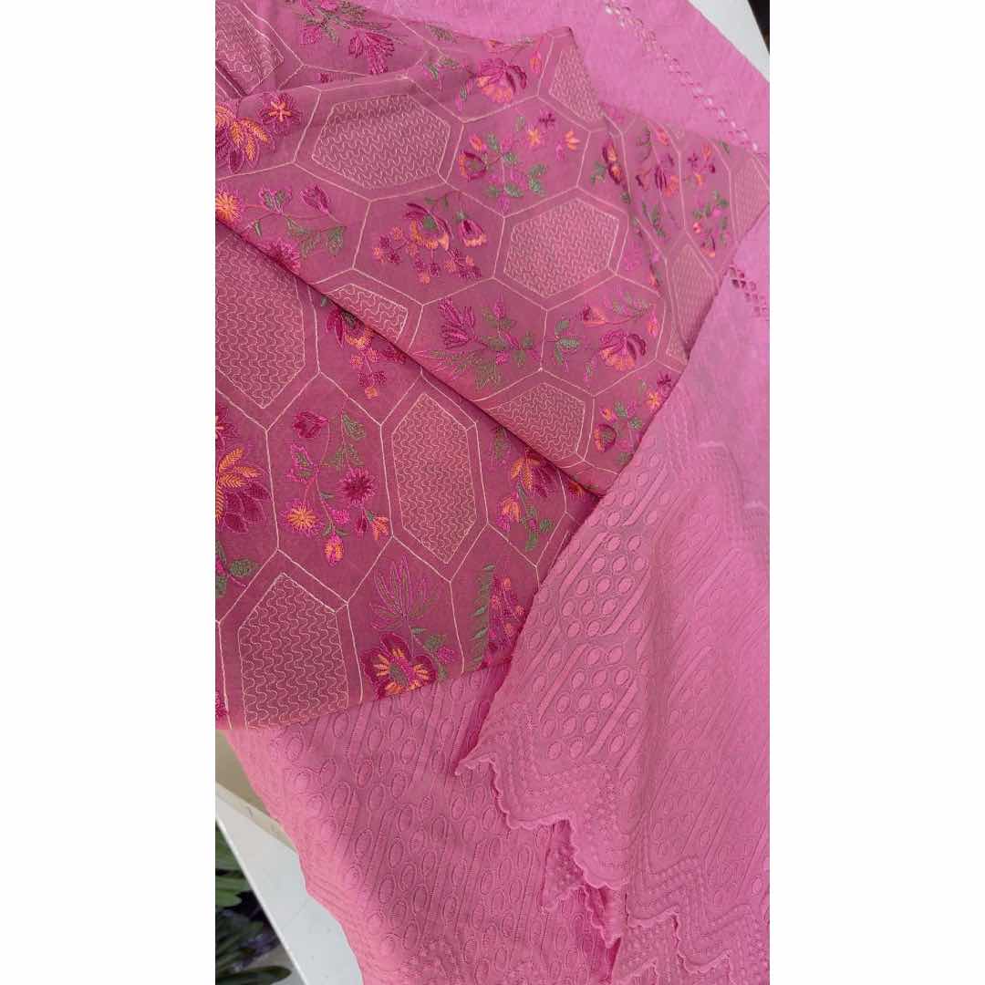 Tissu rubia coton chic rose brodé fleurs, idéal cérémonie et haute couture