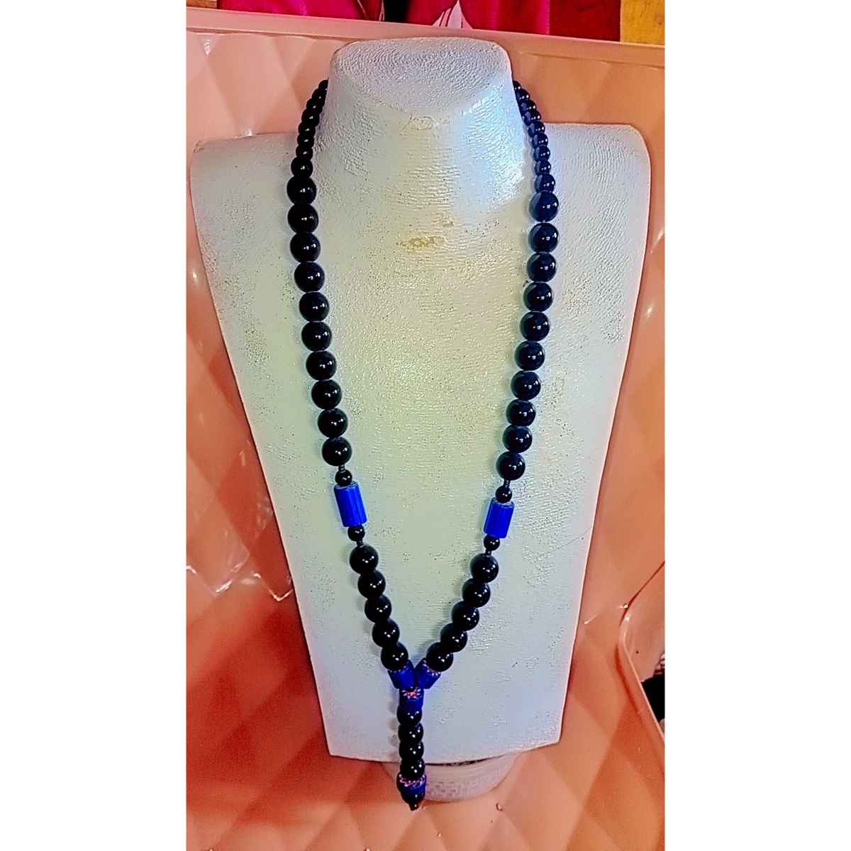 Collier perles noires et bleues homme, bijou élégant contemporain chic