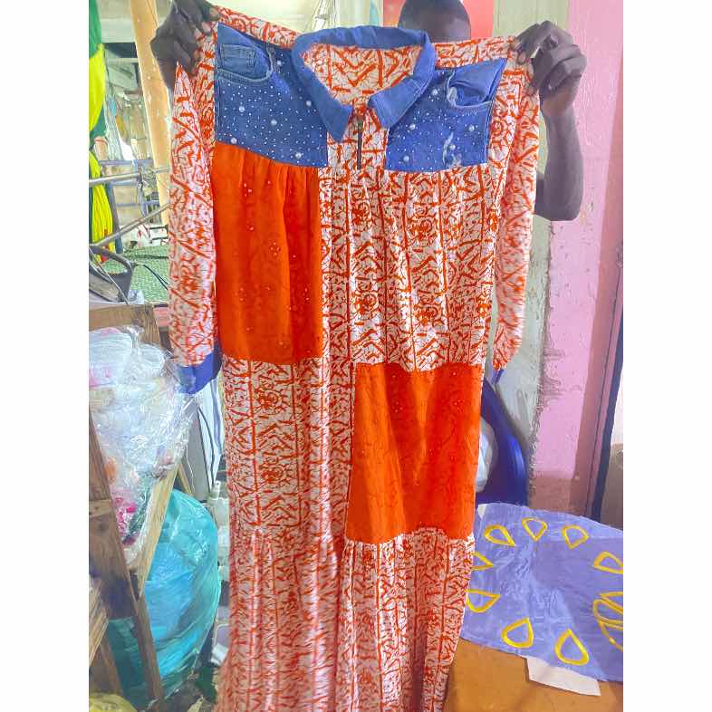 Robe jeans femme coton orange brodée, longue bohème et confortable