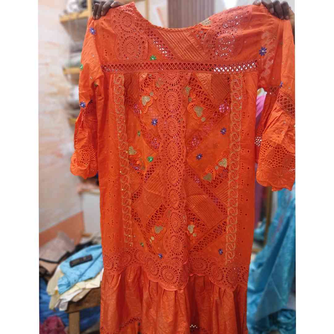 Robe bazin orange dentelle bleue