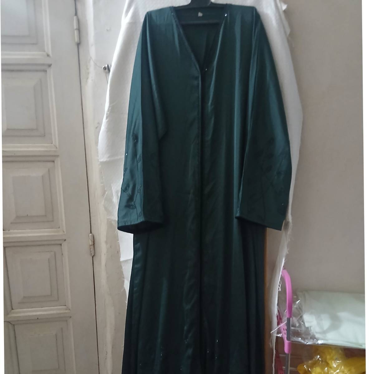 Abaya femme perlee exclusive pour un style unique et élégant