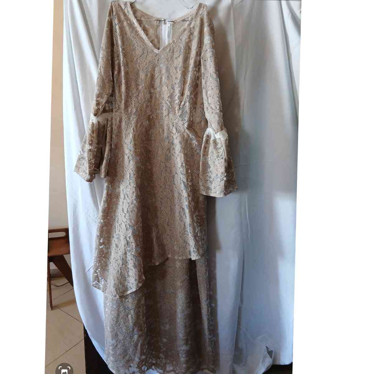 Robe femme dentelle beige longue bohème