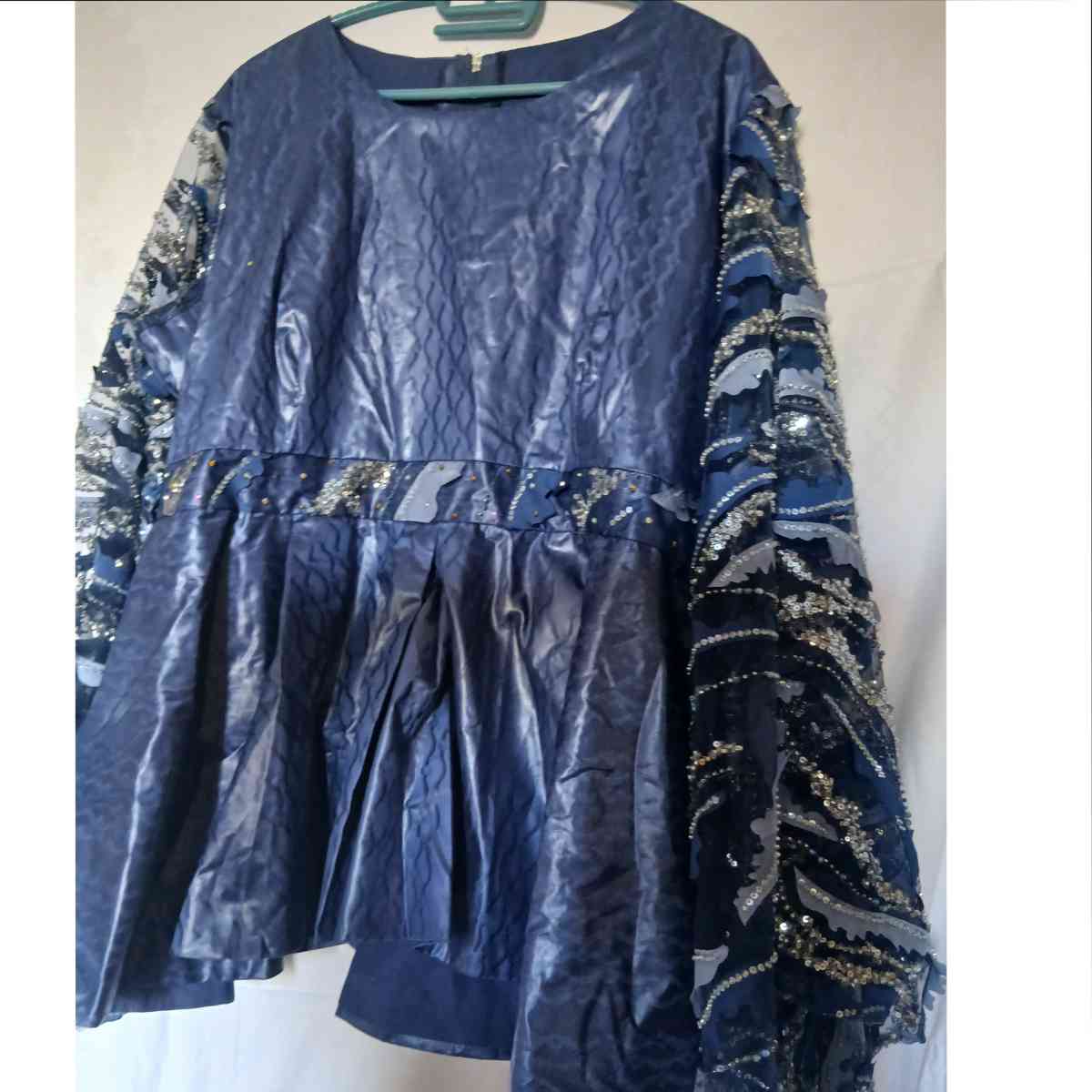 Ensemble jupe et haut femme bleu marine en bazin dentelle élégant cérémonie