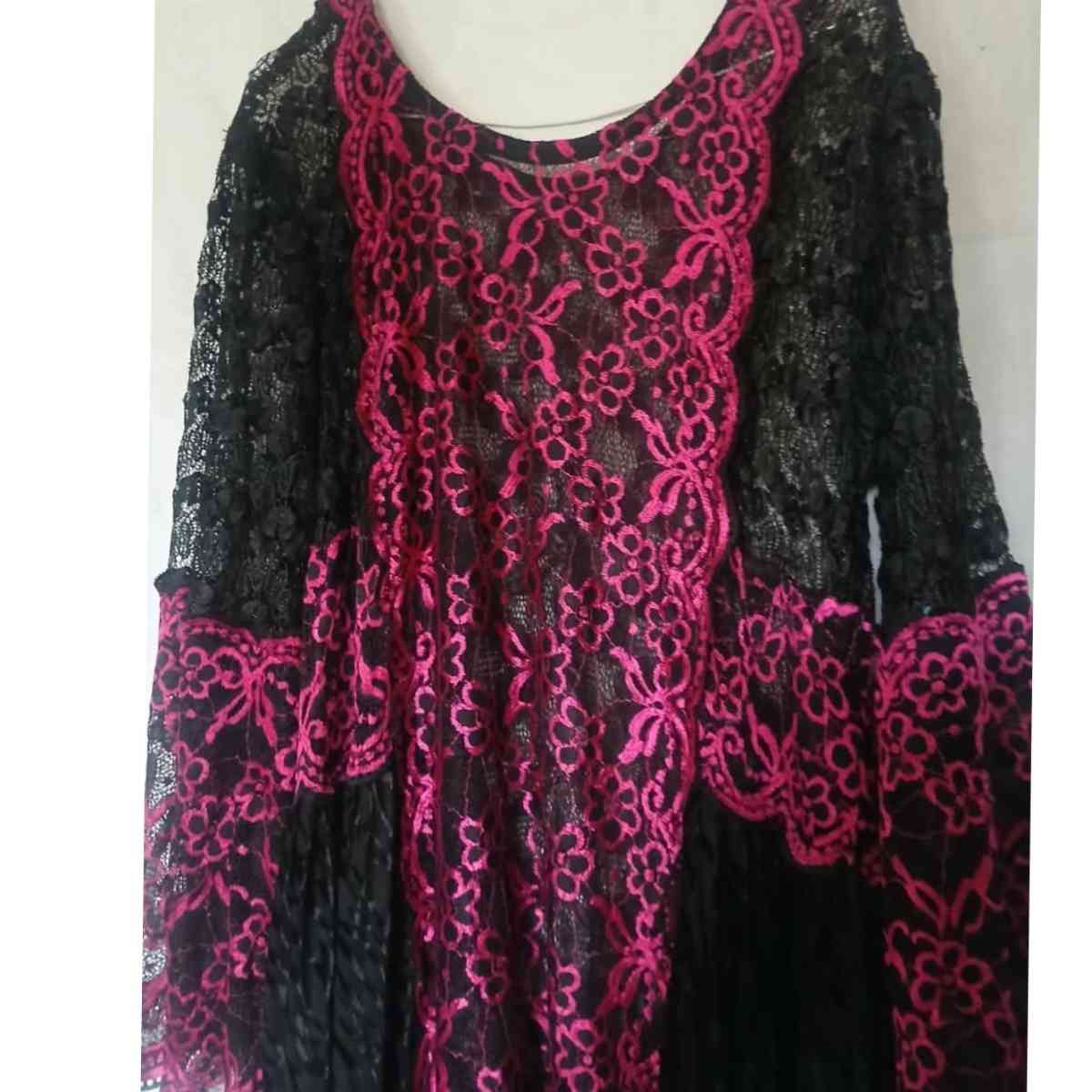 Robe dentelle noire femme longue chic, élégante soirée ou cérémonie