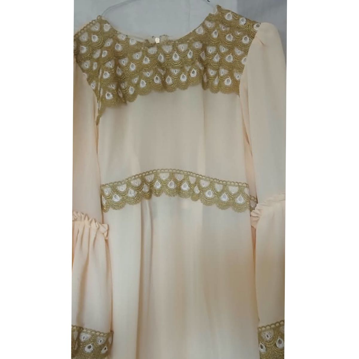 Robe femme en chiffon avec garnitures