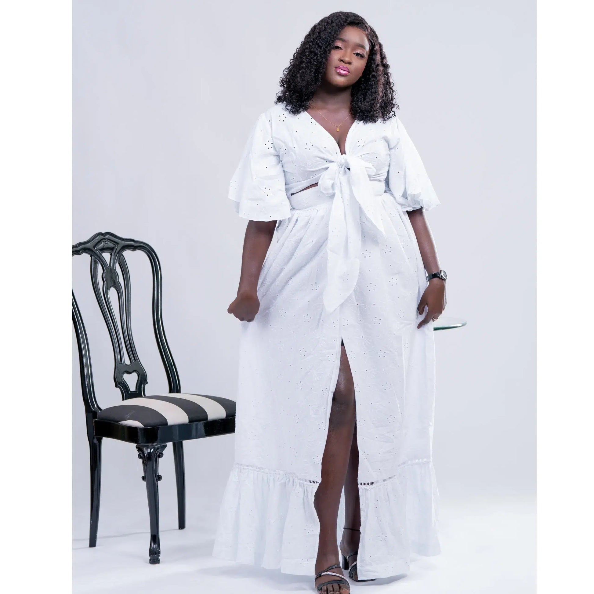 Robe Brodée Anglaise Longue à manches papillons Blanche pour femmes