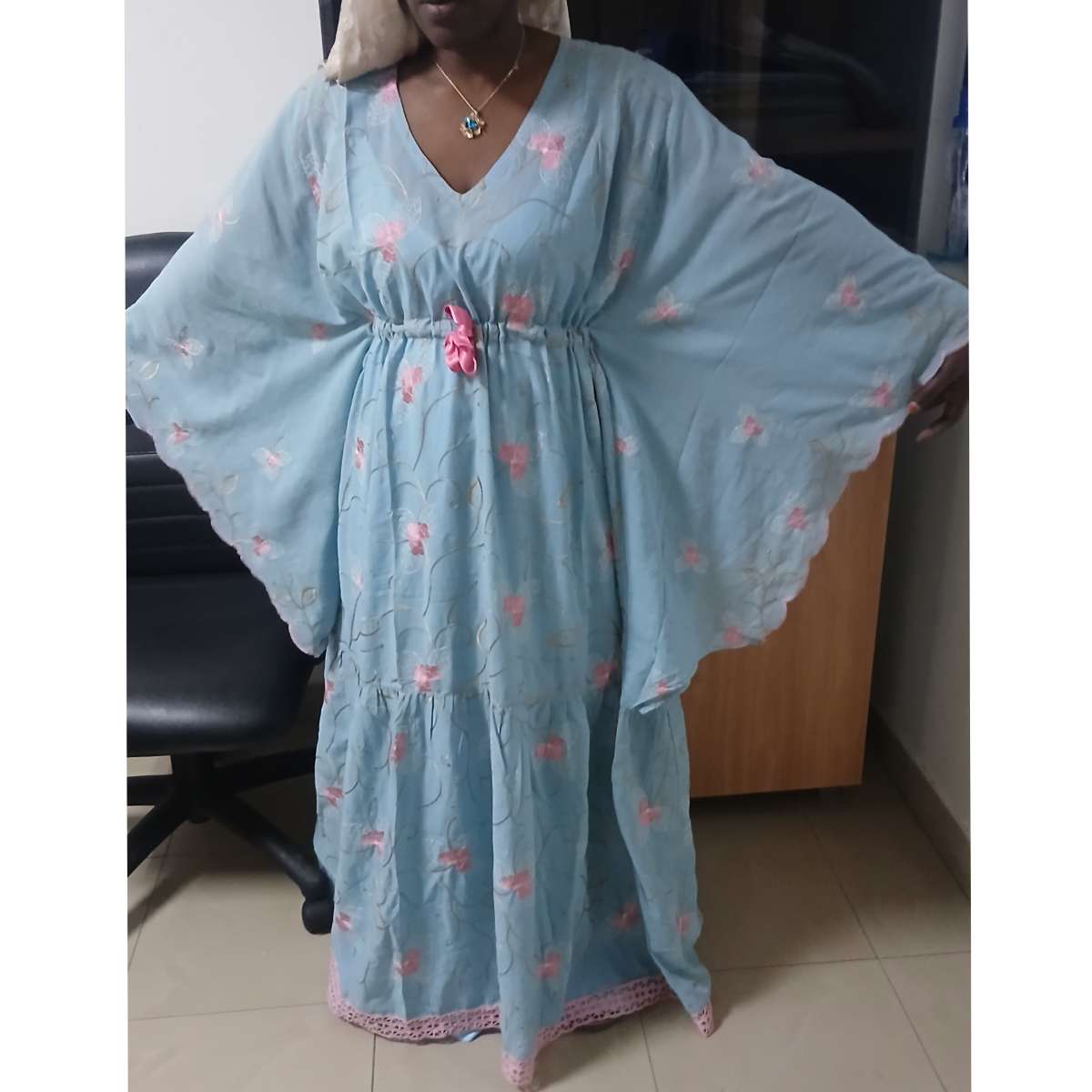 Robe femme coton brodé longue bohème chic, élégante et colorée