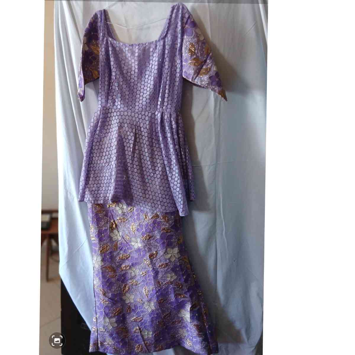 Ensemble jupe et haut femme brocart mauve doré