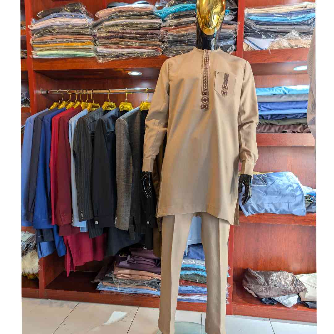 Ensemble homme tunique et pantalon beige kaki brodé