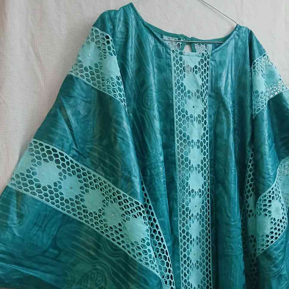 Boubou femme vert fonce bazin brodé, robe africaine élégante ample