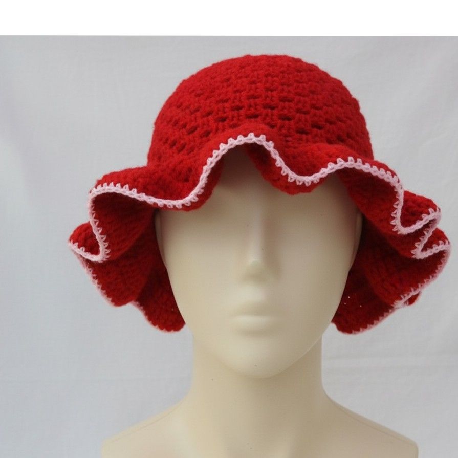 Chapeau crocheté femme en laine rouge et rose, accessoire bohème chic artisanal