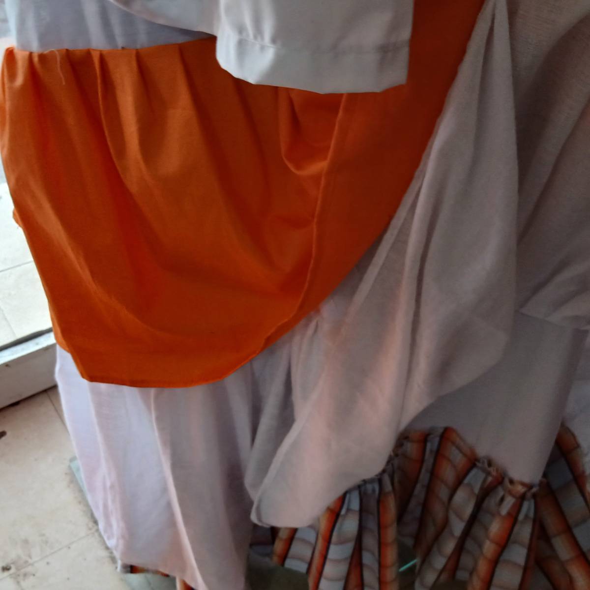 Robe Femme Coton Blanche Orange - Élégance et Confort Fusionnés