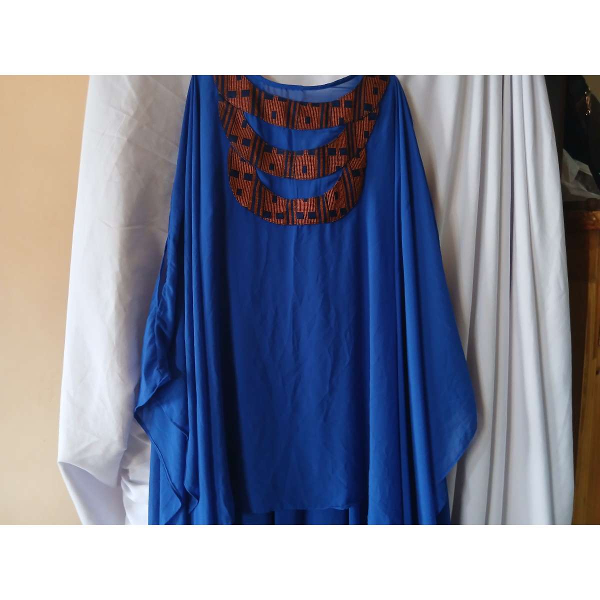 Robe bleu femme élégante avec pagne tissé