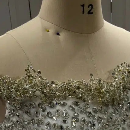 Robe mariage princesse blanche bustier bardot strass perles tulle satin