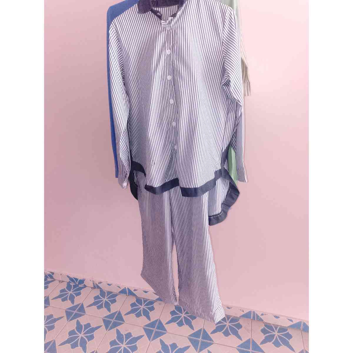 Ensemble rayé chic confortable