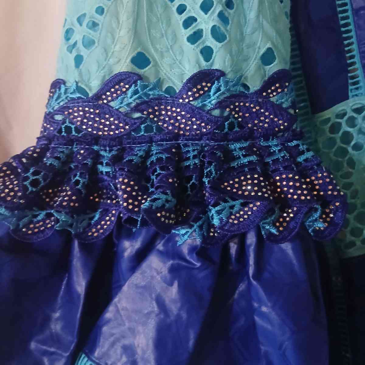 Robe bazin bleu brodée élégante robe africaine de cérémonie femme