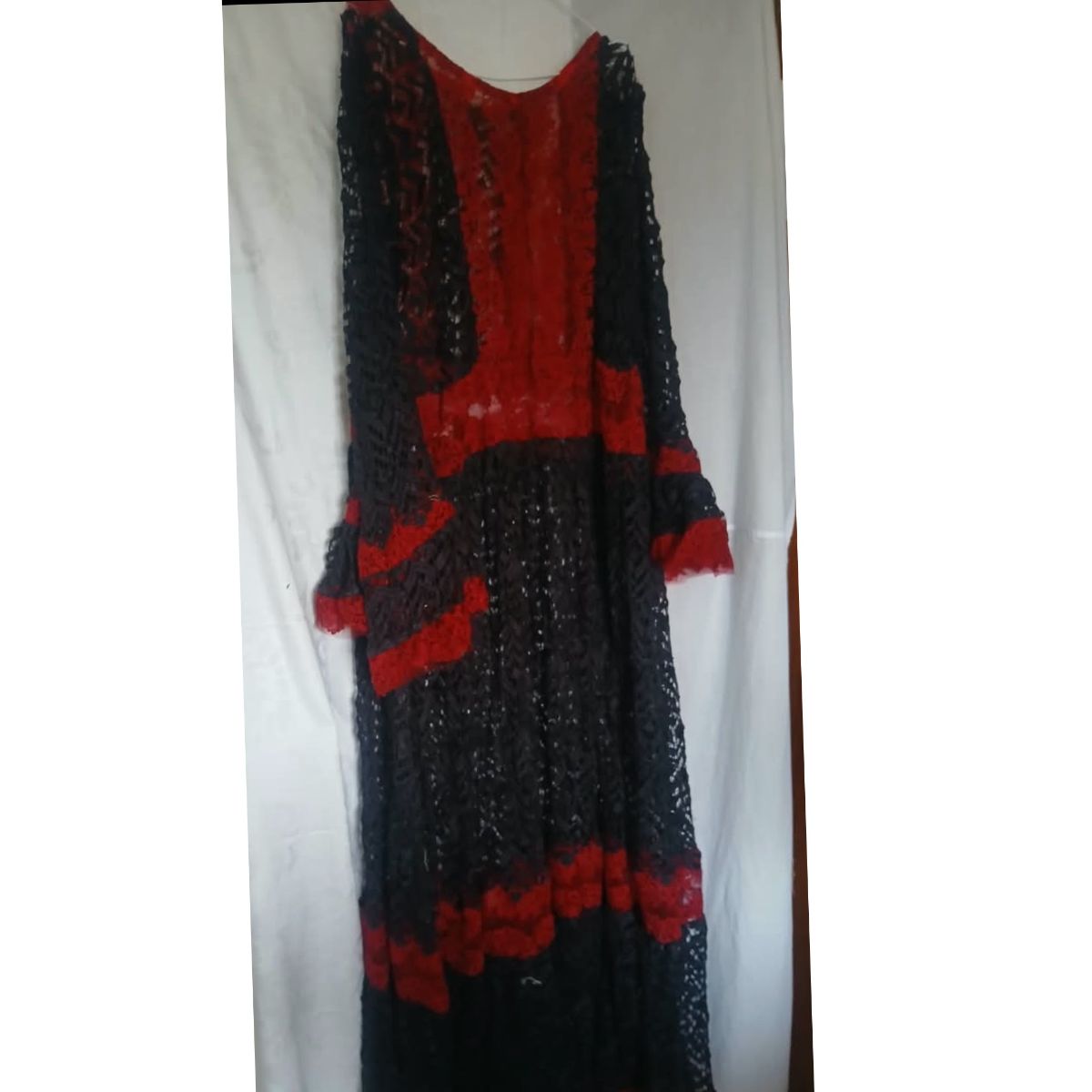 Robe femme dentelle noire rouge longue élégante soirée chic bohème