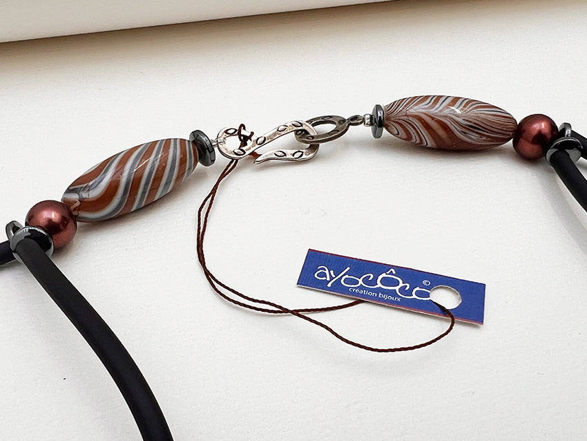 Ensemble collier et boucles d’oreilles dorées fait main – Perles et agate