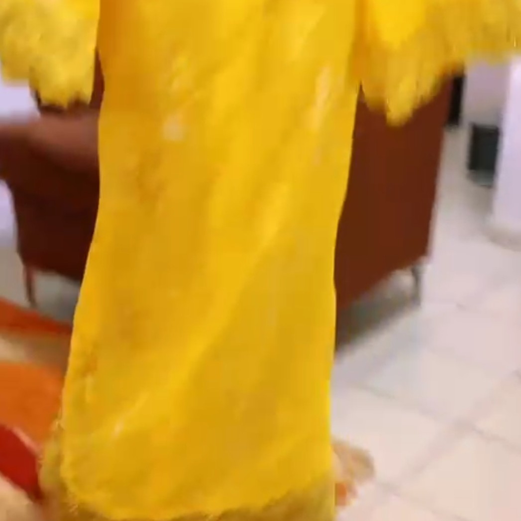 Robe femme jaune soleil avec manches évasées