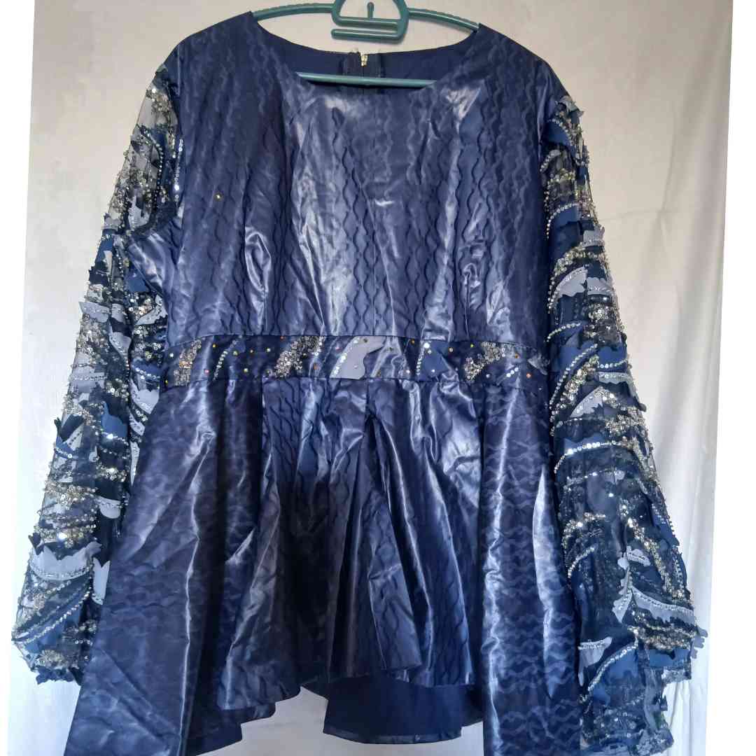 Ensemble jupe et haut femme bleu marine en bazin dentelle élégant cérémonie