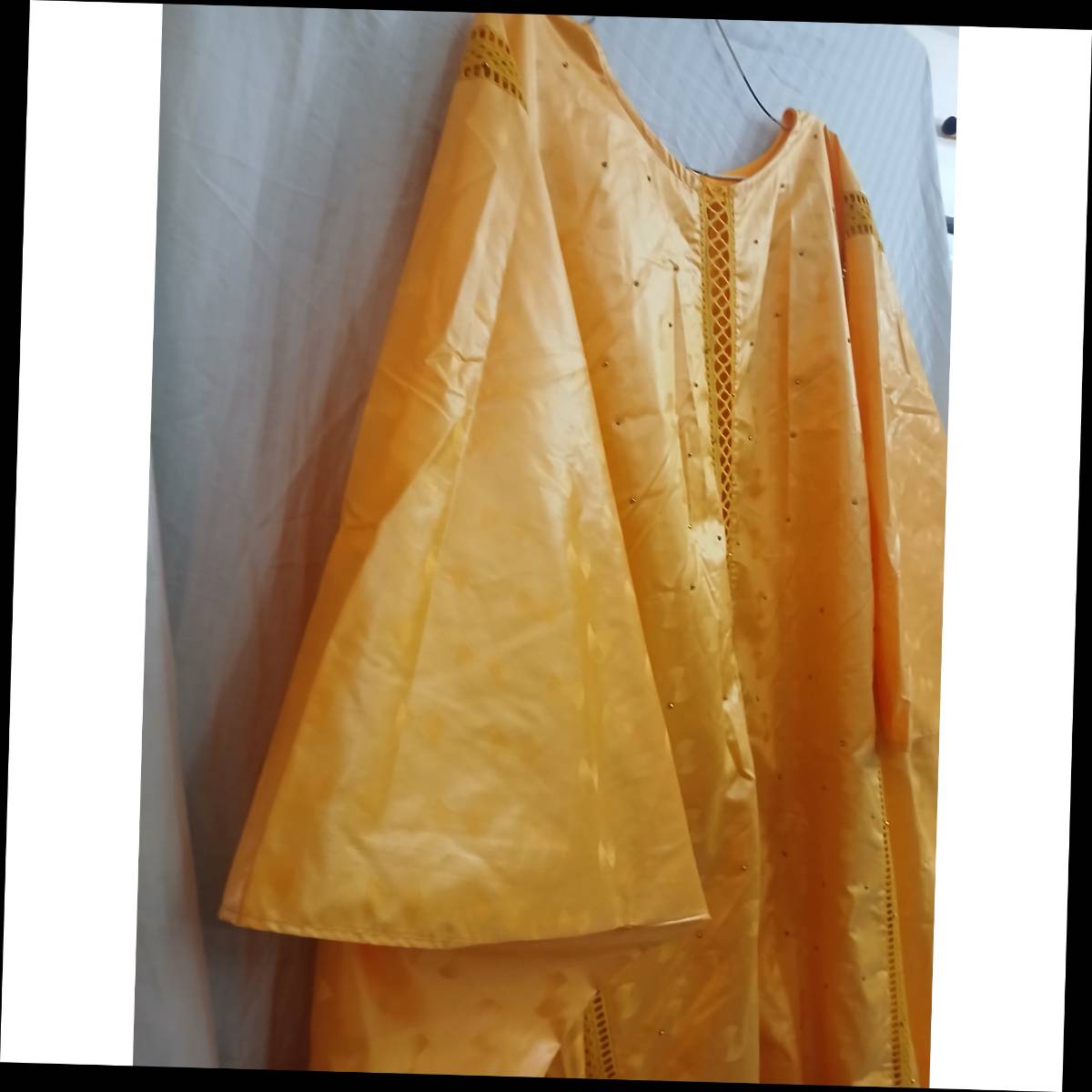 Boubou femme jaune Geztner brodé, tunique africaine élégante cérémonie