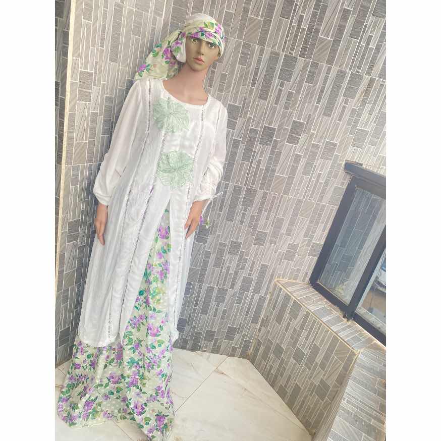 Robe deux pièces en lin blanc caché