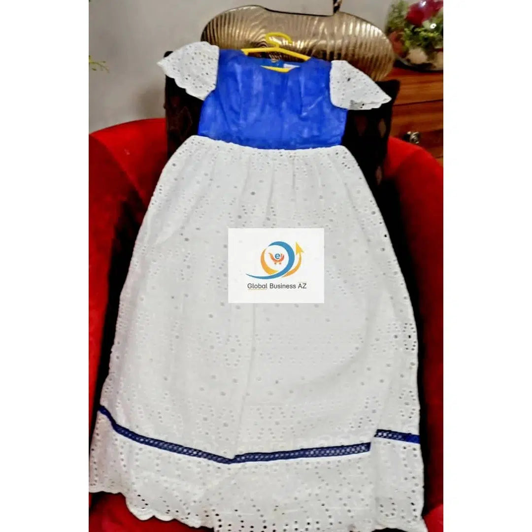 Robe cérémonie fille 2 ans brodée blanche et bleu bic