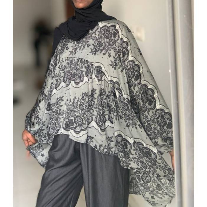 Ensemble pantalon femme élégant noir et gris, coupe ample et fluide chic