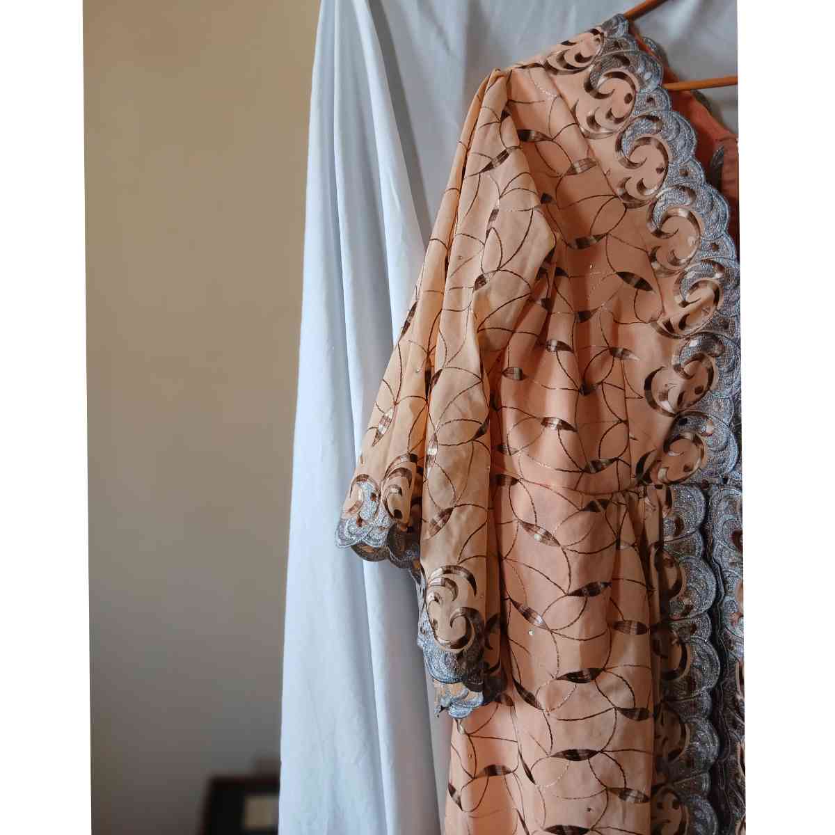 Robe brodée saumon orange femme, longue chic dentelle grise bohème