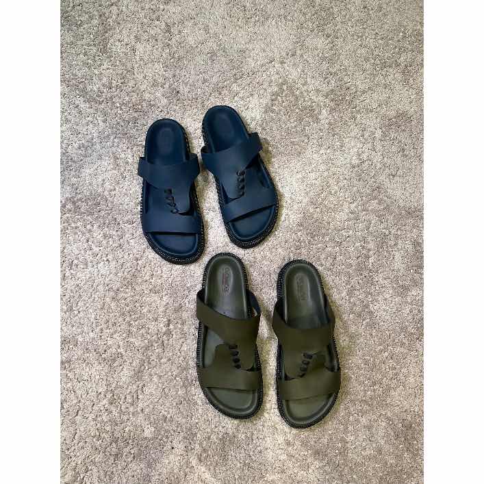 Sandales homme cuir kaki orthopédiques confortables et design minimaliste