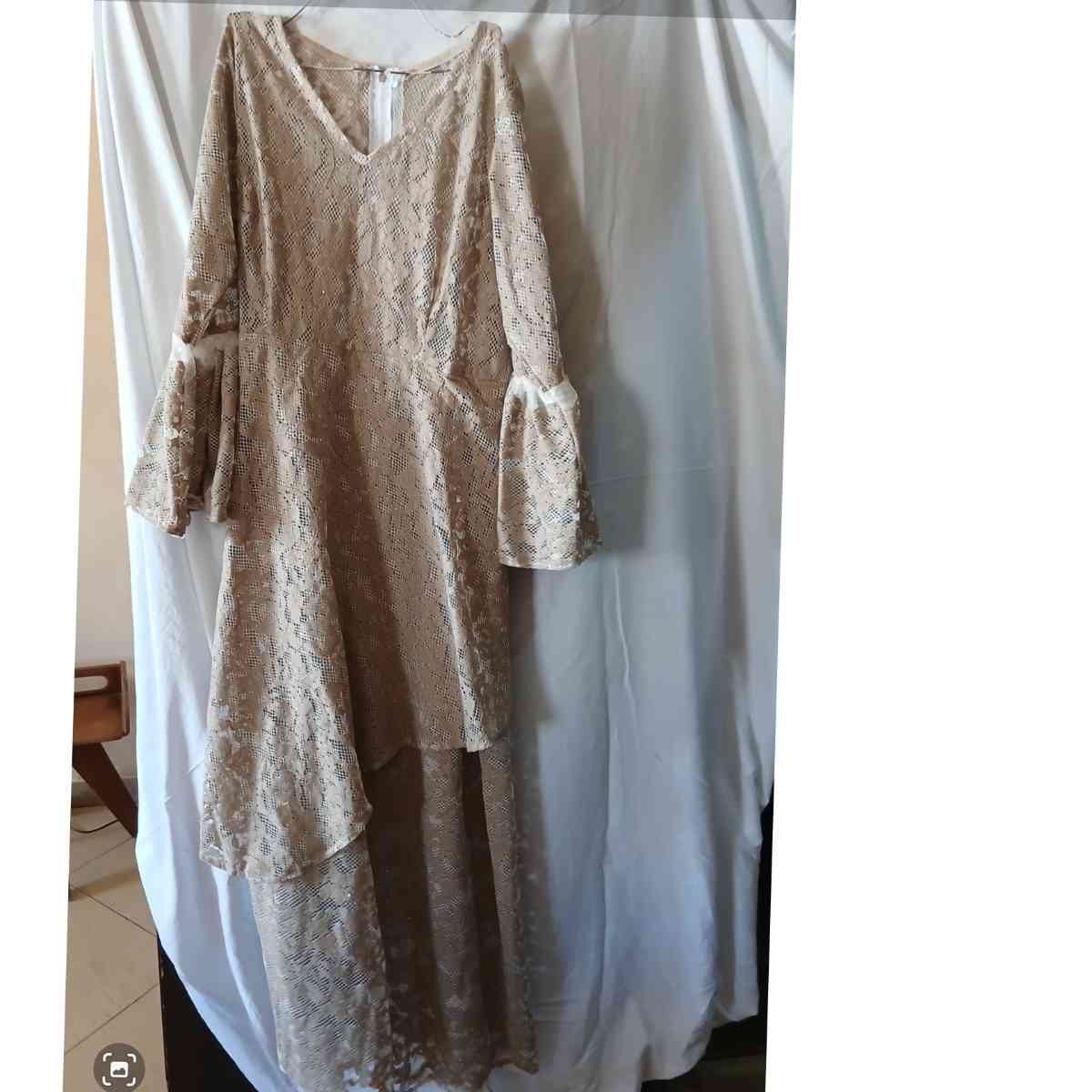 Robe femme dentelle beige longue bohème