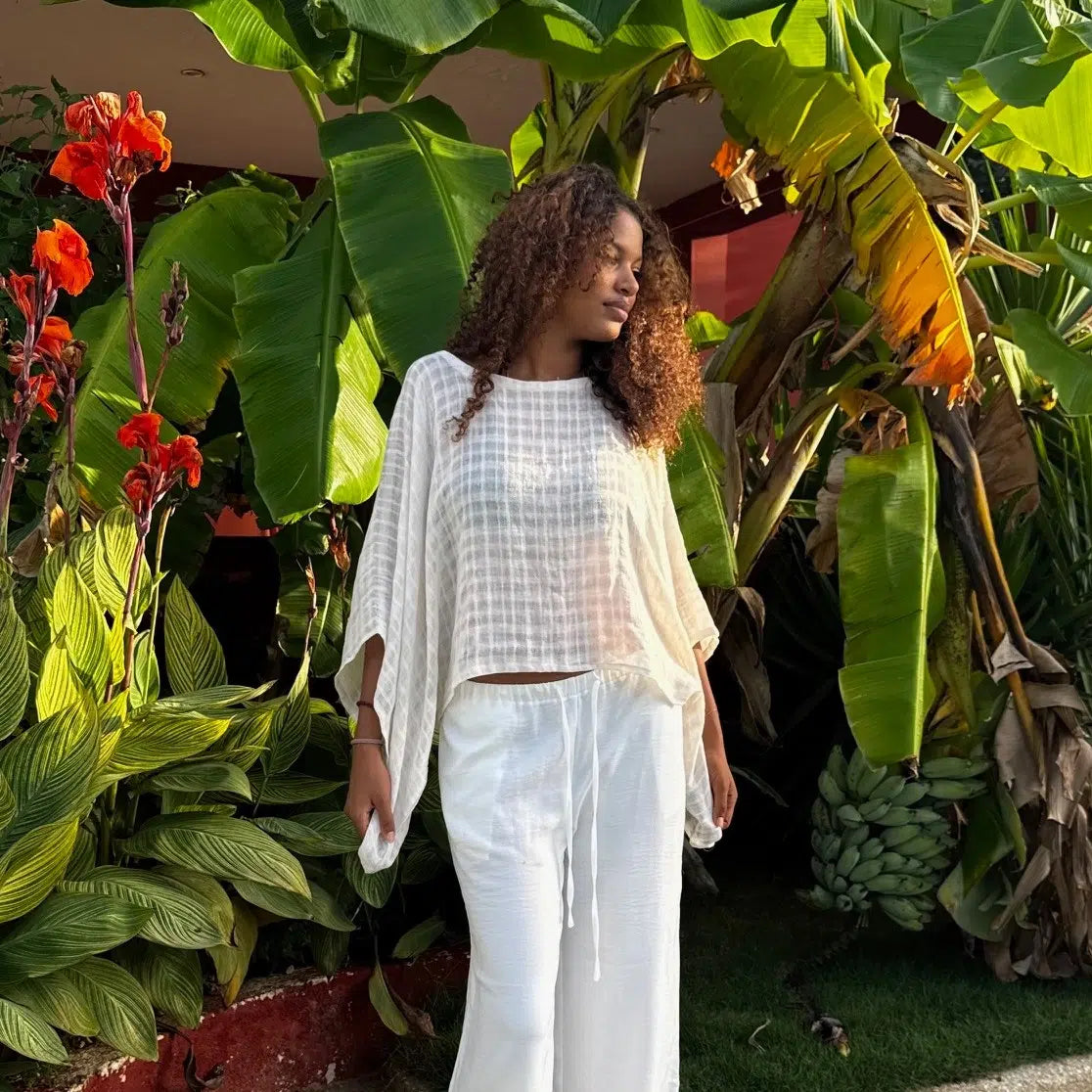 Haut léger et ample en coton voile beige et en teinture naturelle