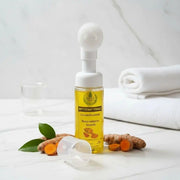 Mousse nettoyante visage au curcuma avec niacinamide et collagène (60ml)