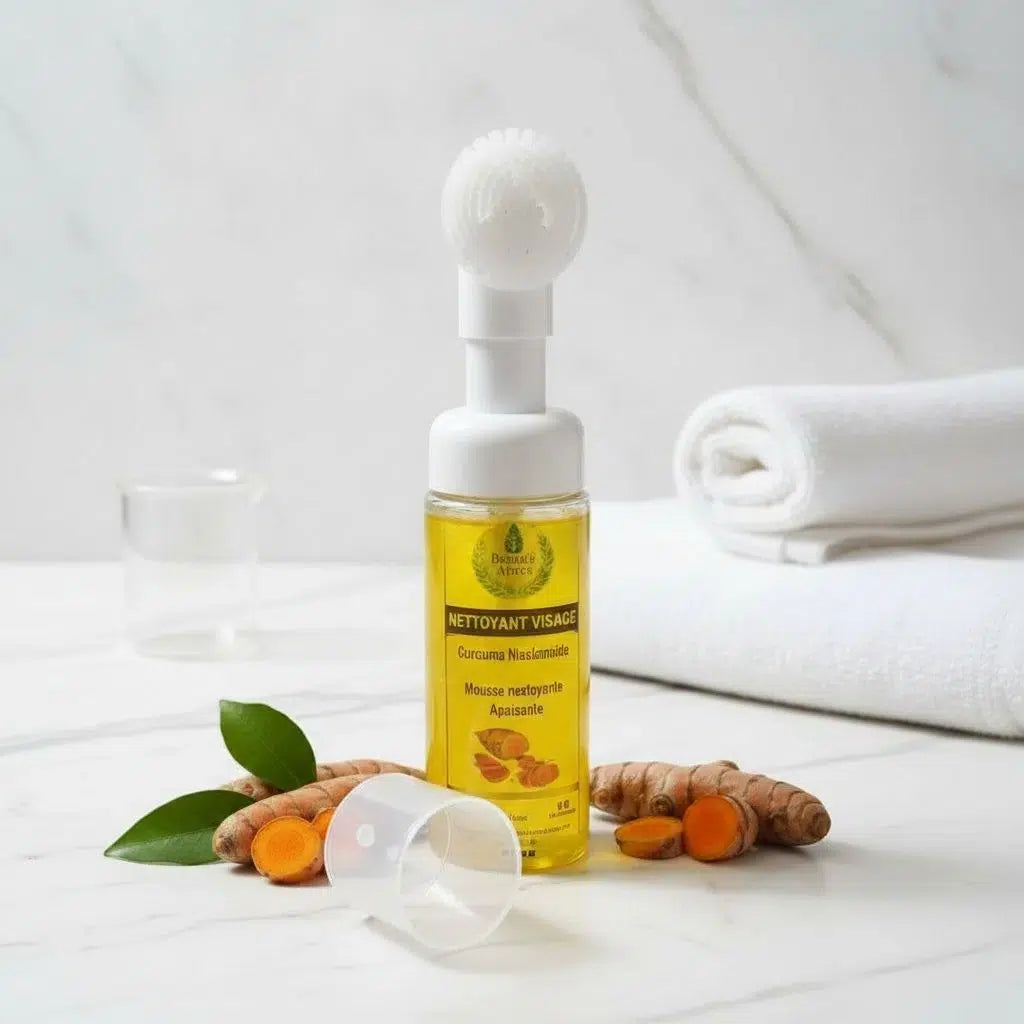 Mousse nettoyante visage au curcuma avec niacinamide et collagène (60ml)
