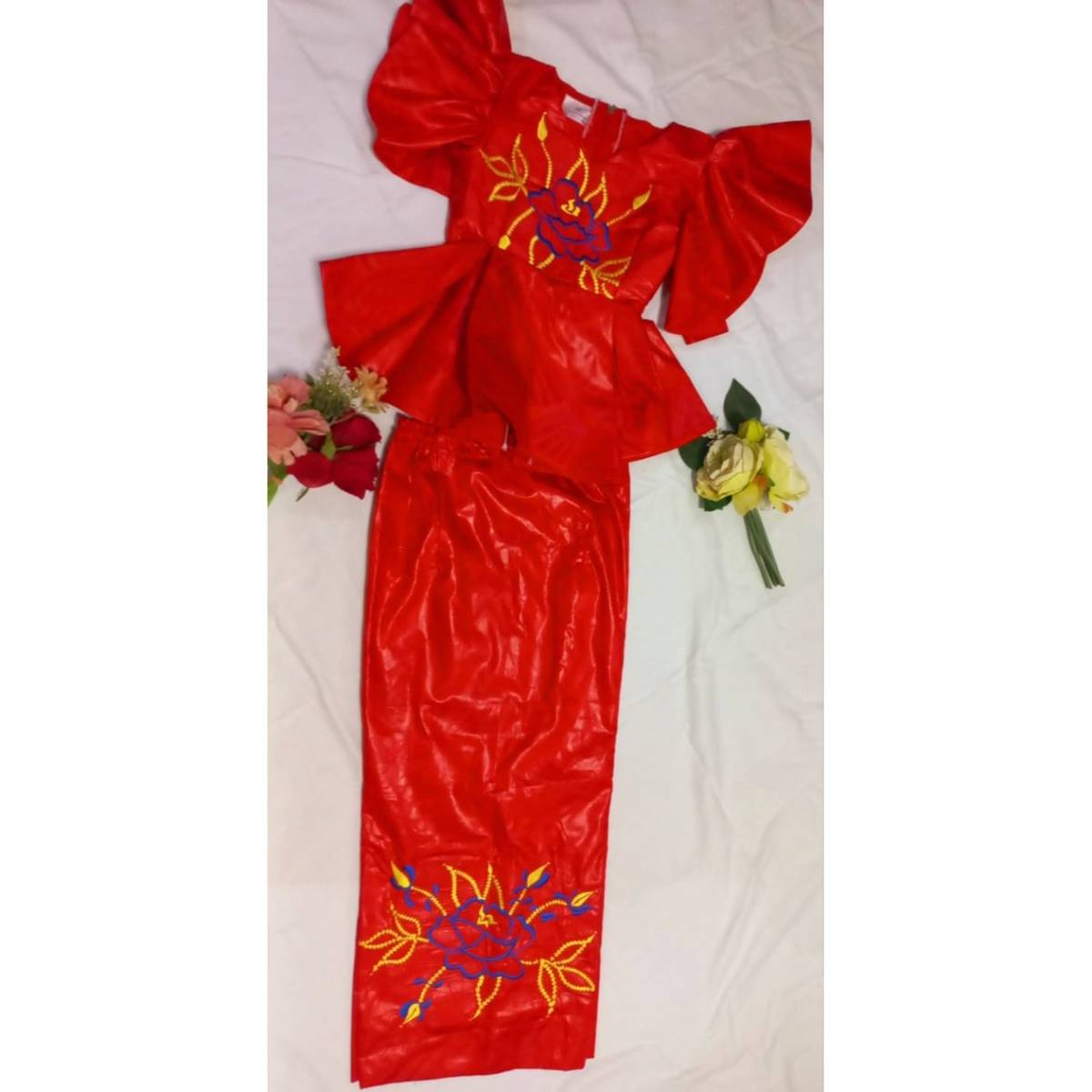 Ensemble cérémonie fille rouge 10 ans, jupe et haut floral élégant