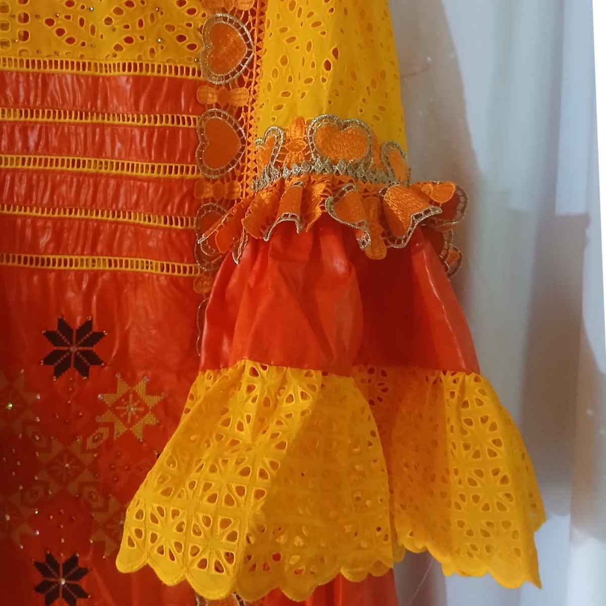 Robe bazin orange femme brodée, élégante cérémonie ou soirée grande taille