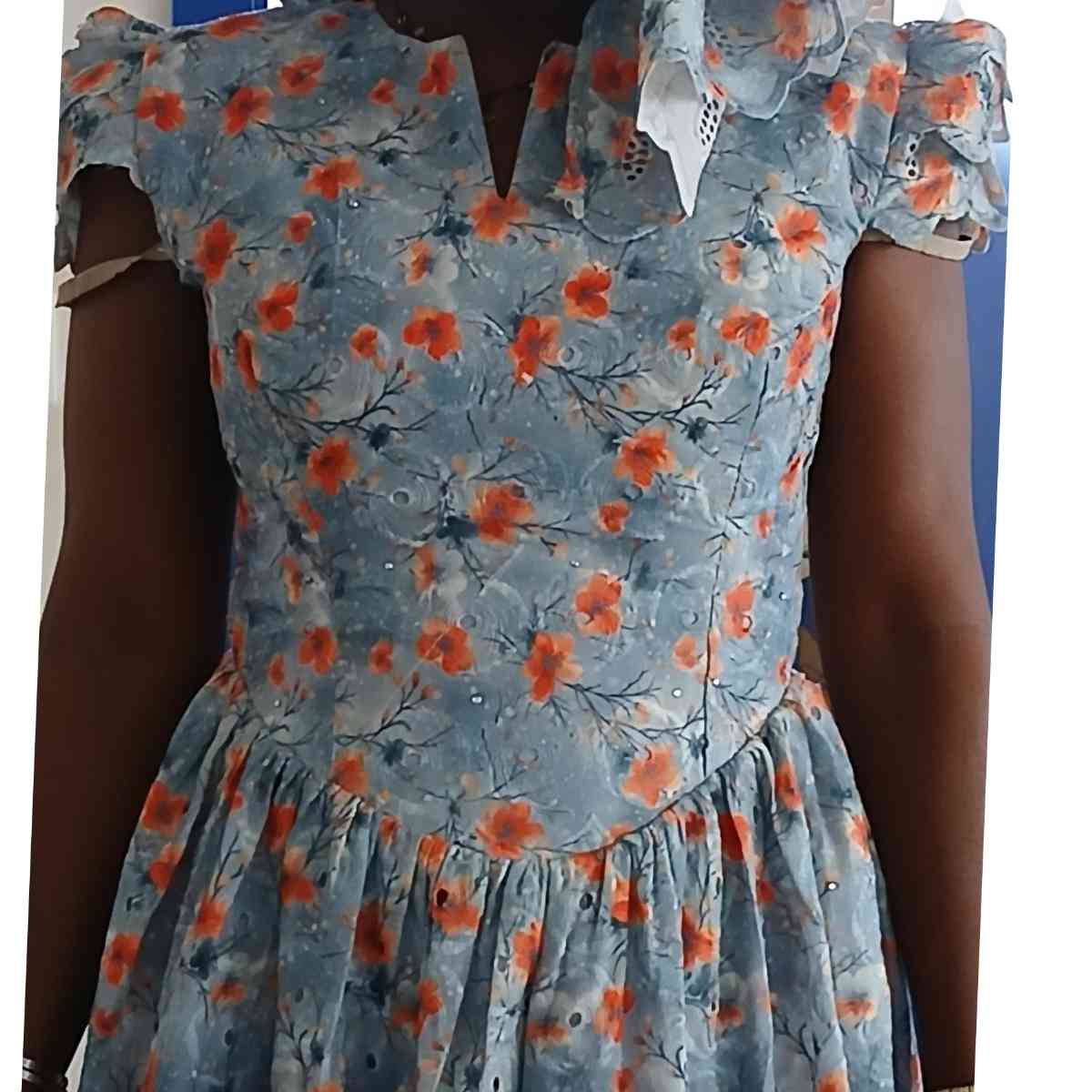 Robe voile brodée gris orange longue, élégante et fleurie femme été