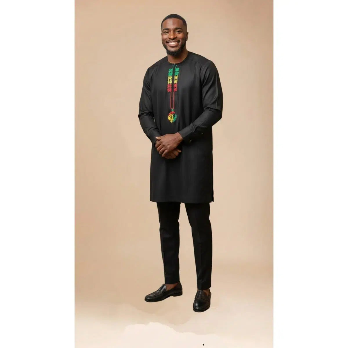 Ensemble traditionnel homme africain noir brodé
