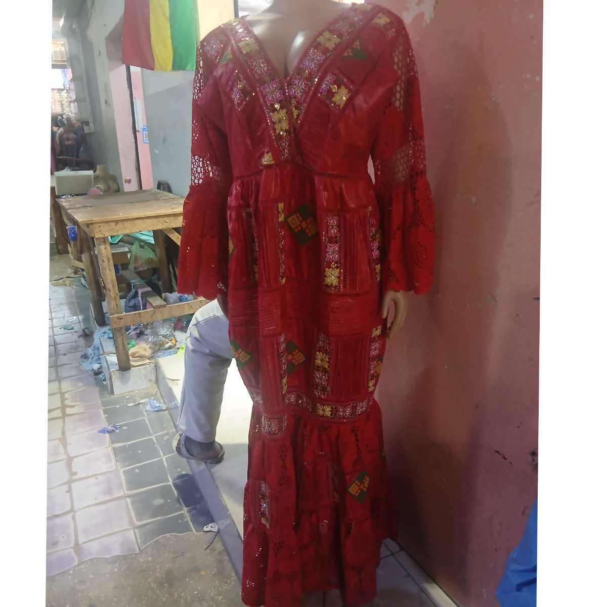 Robe geztner brodée rouge longue élégante, robe africaine femme cérémonie