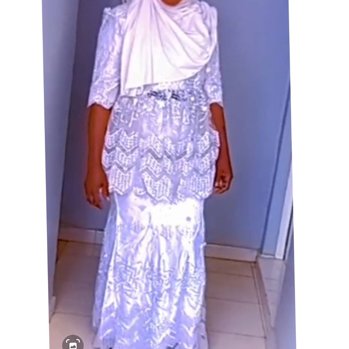 Ensemble femme marinière jupe en dentelle blanc chic et unique