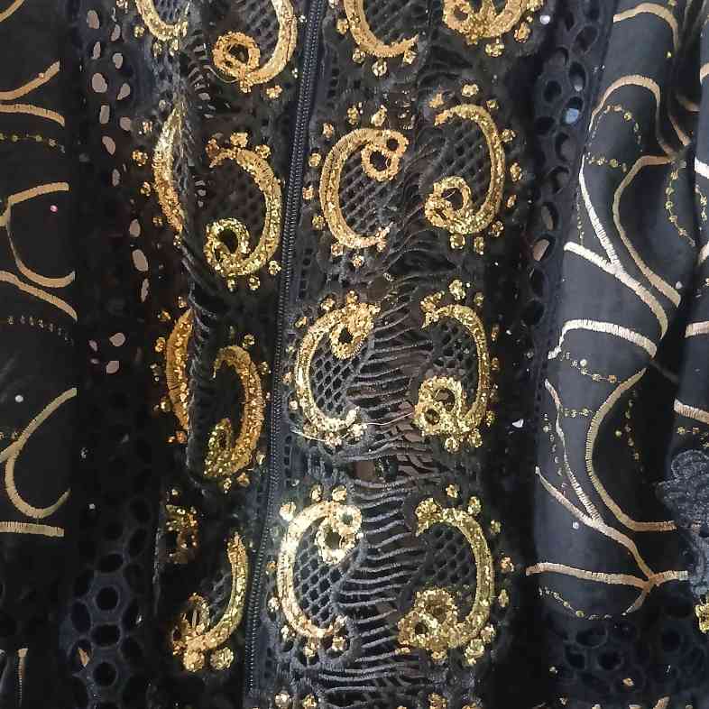 Ensemble bazin thioup femme noir brodé doré, tenue africaine élégante