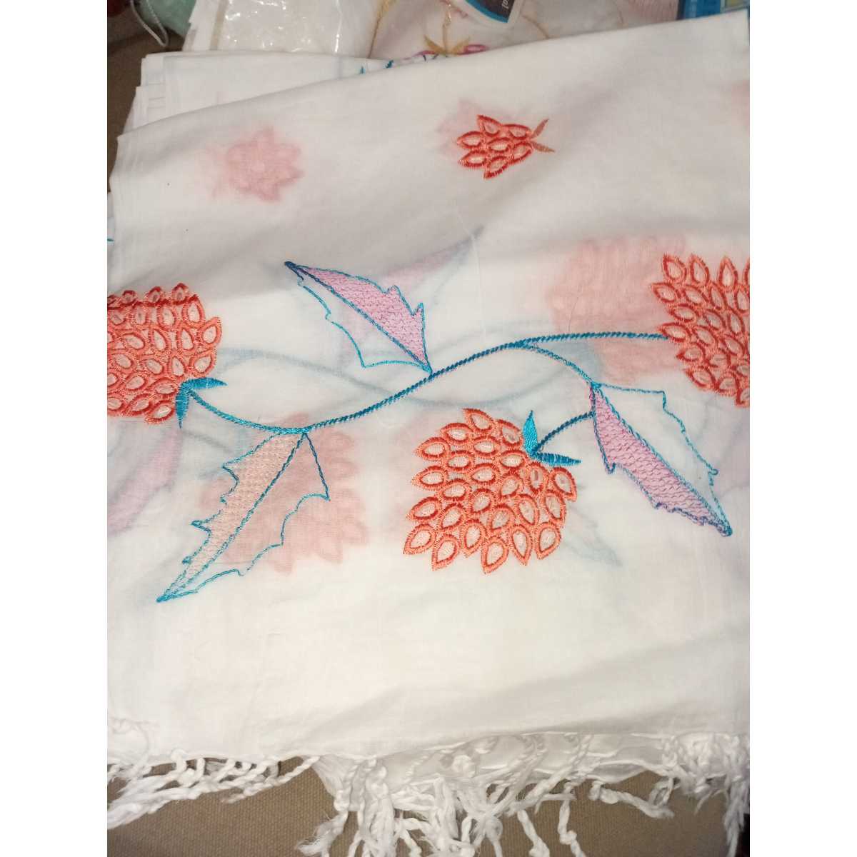 Ensemble pantalon et tunique dame en coton femme blanche brodée avec écharpe style Penjab élégant