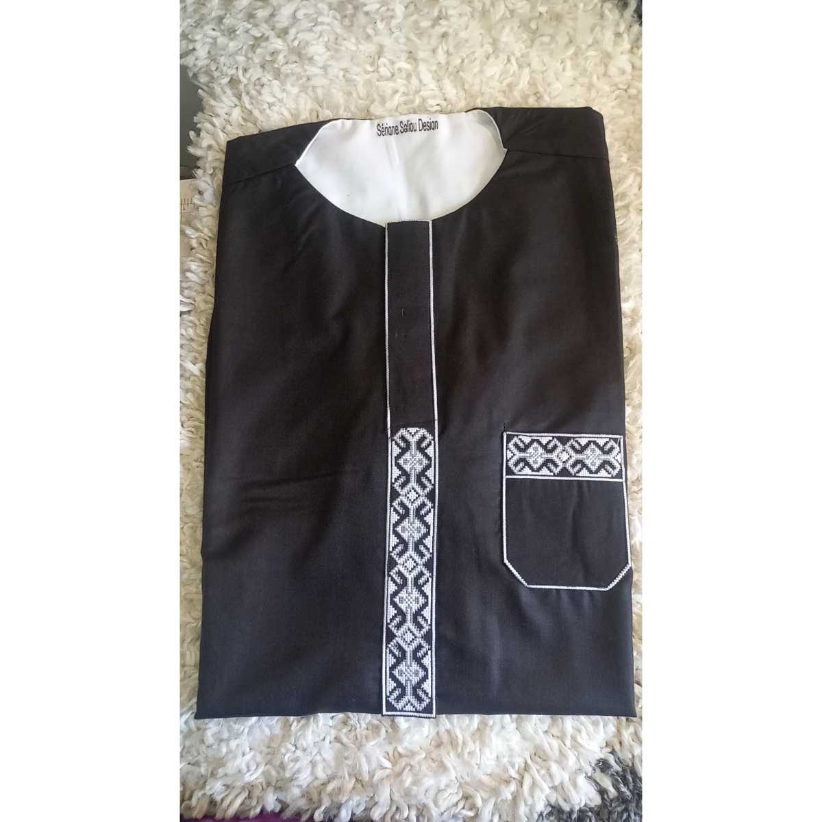 Ensemble homme noir élégant tunique brodée col tunisien, cérémonie chic