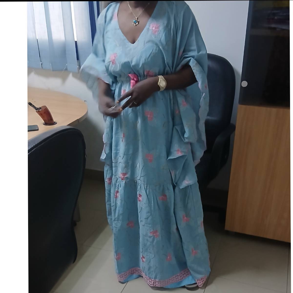 Robe femme coton brodé longue bohème chic, élégante et colorée